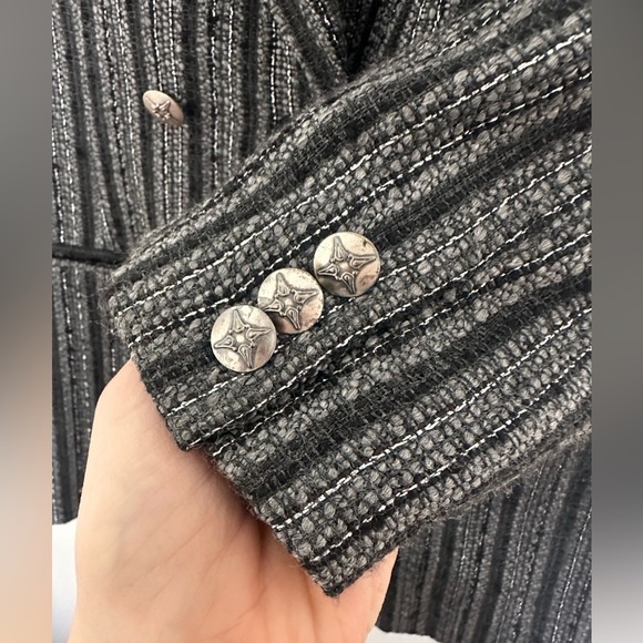 Vintage Pinstriped Blazer - Picture 4 of 10